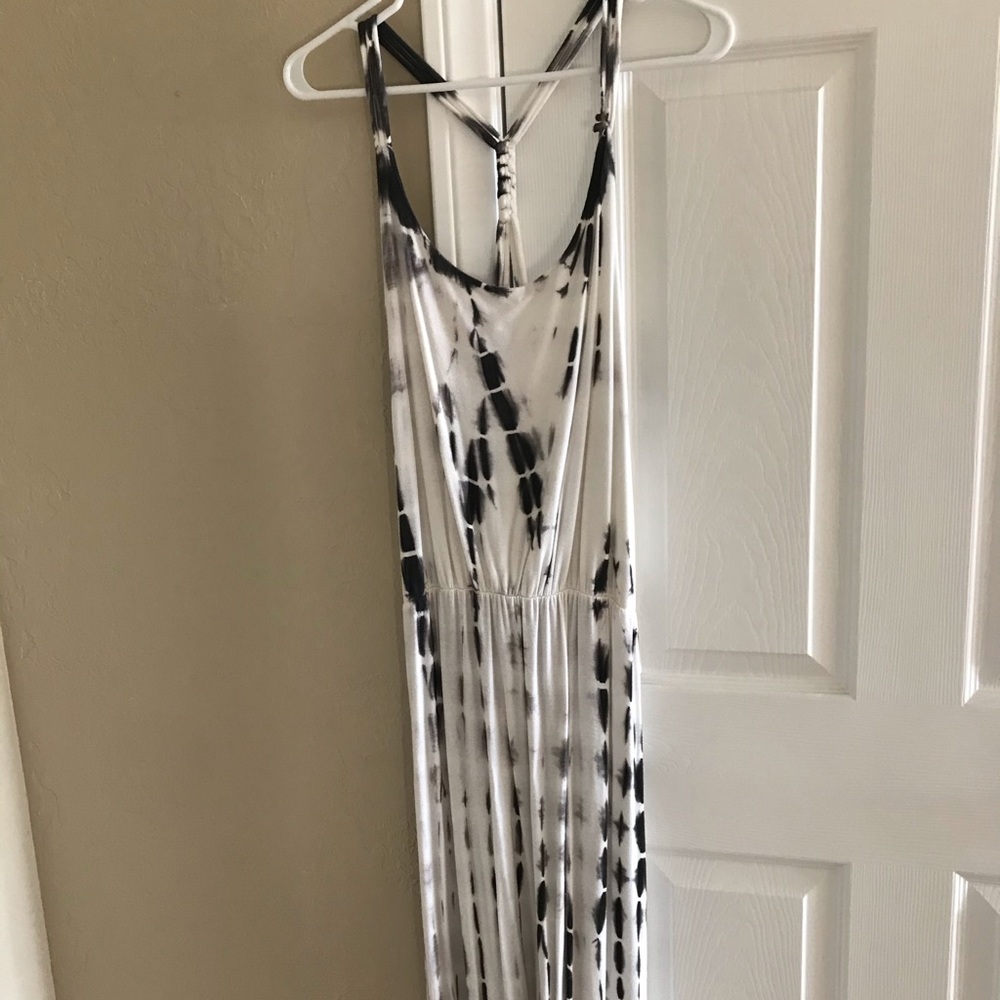 Black & white maxi dress